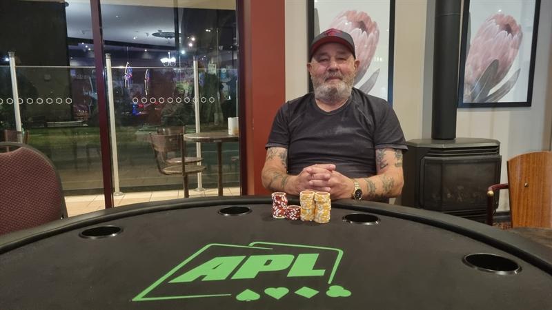 Moe hotel $20 buyin