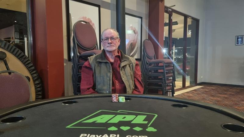 Moe hotel $20 buyin